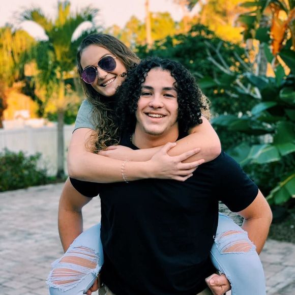 Meet your Posher, Lauren - Picture 1 of 1